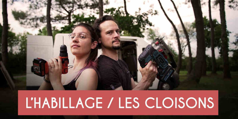 pose de l'habillage intérieur en bois d'un fourgon aménagé